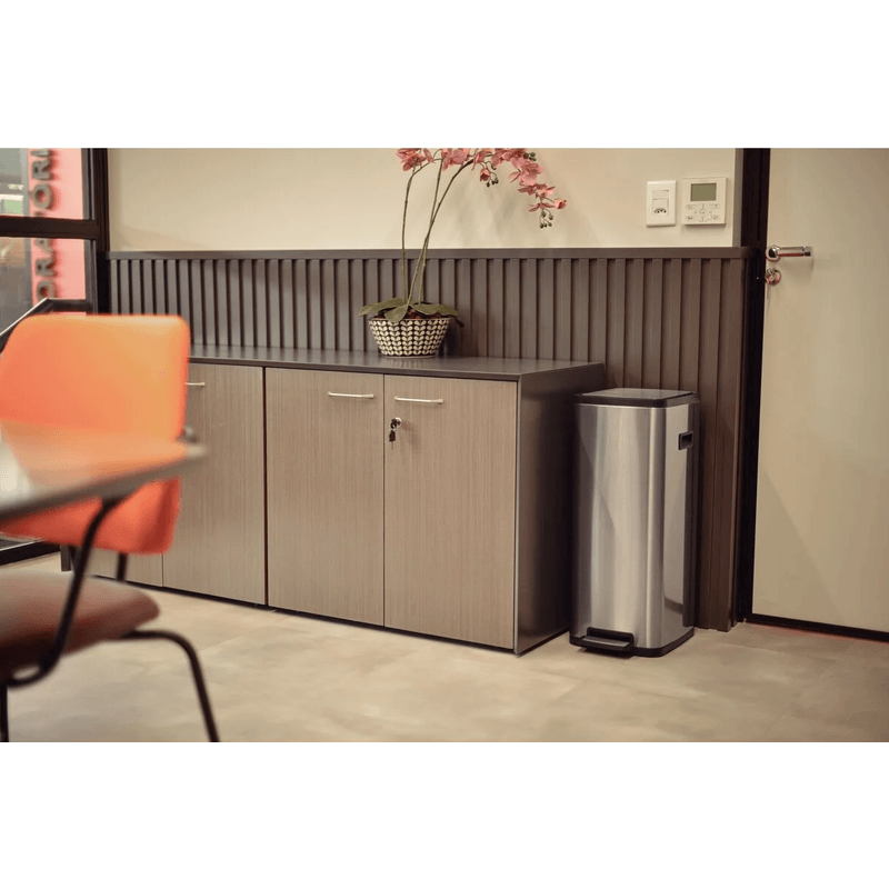 Lixeira-com-Balde-Removivel-e-Pedal-Octos-em-Inox-de-20-Litros-Ref.94544420-Tramontina
